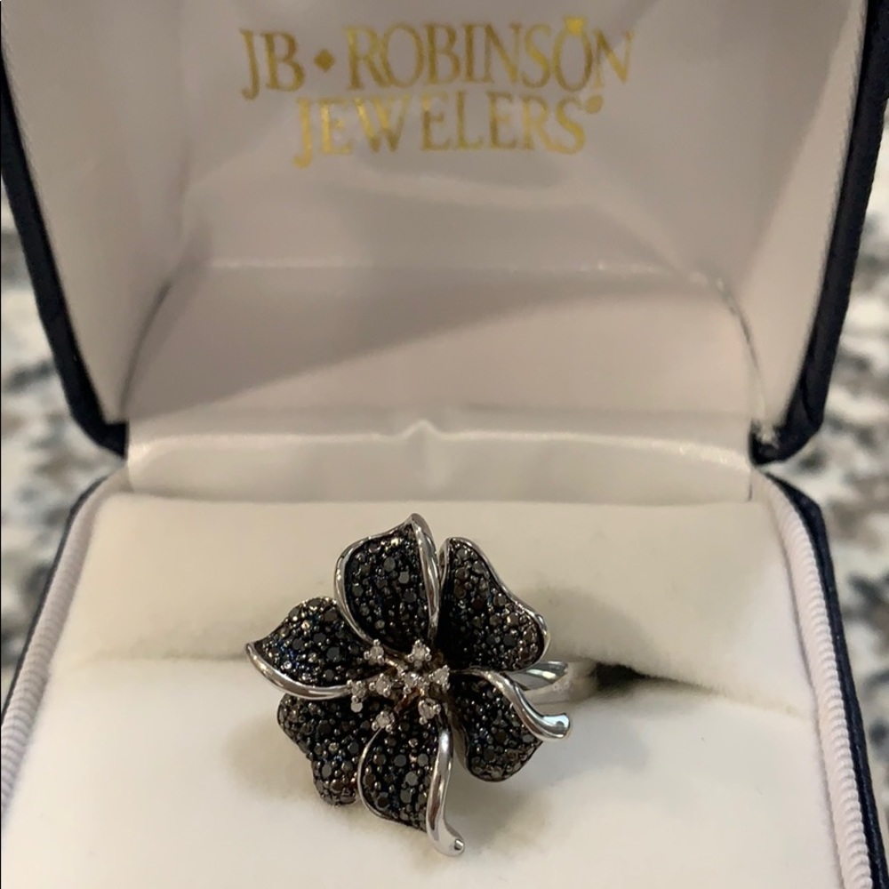 JB Robinson *NEVER WORN* flower ring